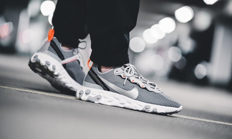 Nike react element pure on sale platinum